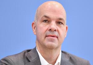 DIW-Präsident kritisiert Merz-Äußerungen zur Migration DIW-Präsident kritisiert Merz-Äußerungen zur Migration