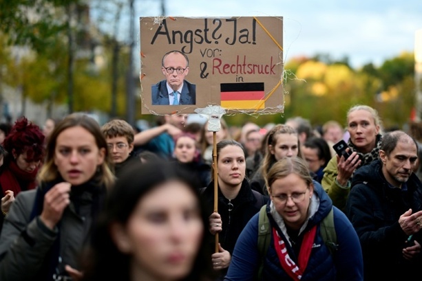 Bild vergrößern: SPD-Abgeordneter Ahmetovic fordert Koalitionsbeschluss zu Stadtbild-Äußerungen
