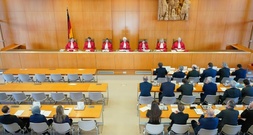 Verfassungsgericht entscheidet in Streit um Kirchenmitgliedschaft bei Bewerbung