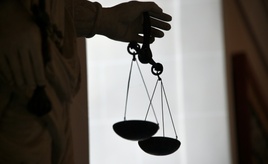 Bundesarbeitsgericht stärkt Anspruch auf gleichen Lohn für Frauen