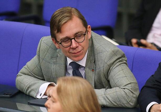 Bild vergrößern: Amthor will Länder für Steuersenkungen nicht zusätzlich kompensieren Bild vergrößern: Amthor will Länder für Steuersenkungen nicht zusätzlich kompensieren