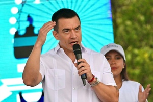 Ecuadors Präsident soll Zielscheibe von Giftanschlag mit Schokolade gewesen sein Ecuadors Präsident soll Zielscheibe von Giftanschlag mit Schokolade gewesen sein