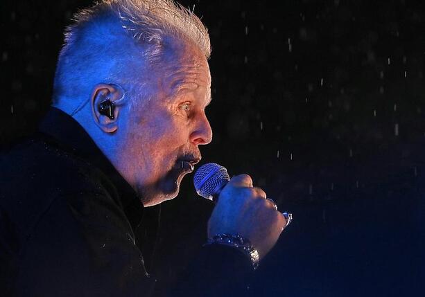 Bild vergrößern: SSIO an Spitze der Album-Charts - Grönemeyer auf Platz drei Bild vergrößern: SSIO an Spitze der Album-Charts - Grönemeyer auf Platz drei