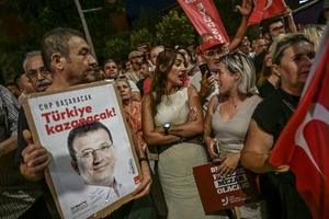 Prozess gegen bei Protesten in der Türkei festgenommene Fotografen vertagt Prozess gegen bei Protesten in der Türkei festgenommene Fotografen vertagt