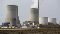 Kühltürme von ehemaligem Atomkraftwerk Gundremmingen in Bayern werden gesprengt