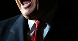 Trump wirft Kanada im Streit um Werbung