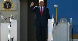 US-Präsident Trump landet zum Auftakt seiner Asienreise in Malaysia