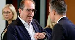 Dobrindt will Schüler auf Kriegsgefahren vorbereiten