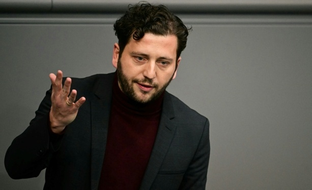 Bild vergrößern: Es gibt Angsträume: Banaszak für ernste Debatte um Merz' Stadtbild-Äußerung Bild vergrößern: Es gibt Angsträume: Banaszak für ernste Debatte um Merz' Stadtbild-Äußerung