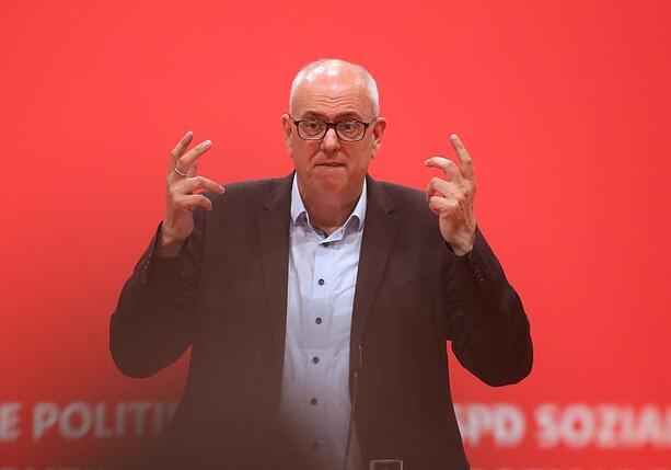 Bild vergrößern: Bovenschulte fordert Neuordnung der Bund-Länder-Finanzen - Bild vergrößern: Bovenschulte fordert Neuordnung der Bund-Länder-Finanzen -
