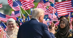 US-Präsident Trump fliegt von Malaysia weiter nach Japan