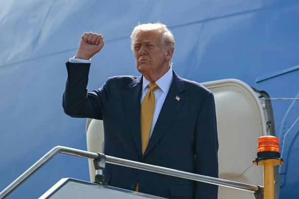 Bild vergrößern: Auf Asienreise: Trump würde sehr gern Nordkoreas Machthaber Kim treffen Bild vergrößern: Auf Asienreise: Trump würde sehr gern Nordkoreas Machthaber Kim treffen