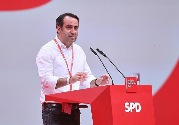 Bild vergrößern: Berliner Staatssekretär verteidigt SPD-Mitgliederbegehren Bild vergrößern: Berliner Staatssekretär verteidigt SPD-Mitgliederbegehren
