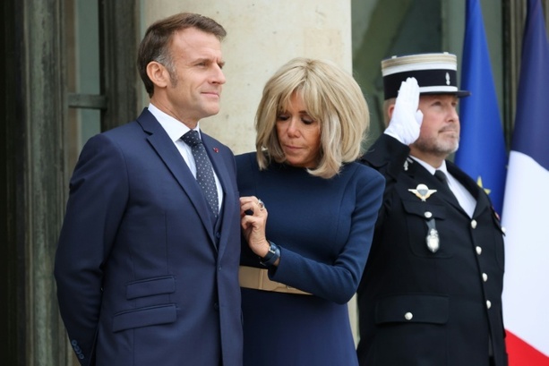 Bild vergrößern: Tochter: Cybermobbing belastet Gesundheit von Brigitte Macron Bild vergrößern: Tochter: Cybermobbing belastet Gesundheit von Brigitte Macron