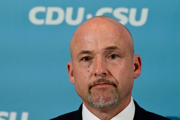 Bild vergrößern: CSU-Landesgruppenchef Hoffmann erlebt Erstaunen über seine Ehe mit einer Muslima Bild vergrößern: CSU-Landesgruppenchef Hoffmann erlebt Erstaunen über seine Ehe mit einer Muslima