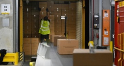 DHL stellt für Weihnachtsgeschäft erneut 10.000 Aushilfskräfte ein