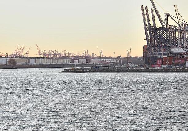 Bild vergrößern: Bundesregierung hält Zolldeal zwischen USA und EU für unverbindlich Bild vergrößern: Bundesregierung hält Zolldeal zwischen USA und EU für unverbindlich