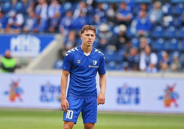 Bild vergrößern: DFB-Pokal: Stuttgart und Magdeburg weiter - Paderborn raus Bild vergrößern: DFB-Pokal: Stuttgart und Magdeburg weiter - Paderborn raus