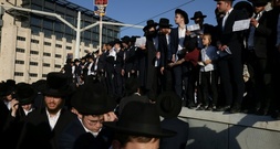 Strenggläubige Juden protestieren in Jerusalem gegen Wehrpflicht