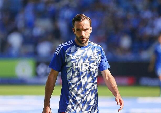 Bild vergrößern: 2. Bundesliga: Schalke verliert in Karlsruhe