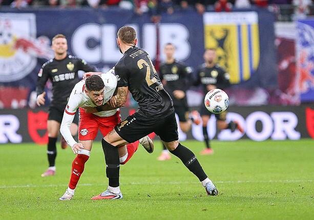 Bild vergrößern: 1. Bundesliga: Leipzig gewinnt Spitzenduell gegen Stuttgart Bild vergrößern: 1. Bundesliga: Leipzig gewinnt Spitzenduell gegen Stuttgart