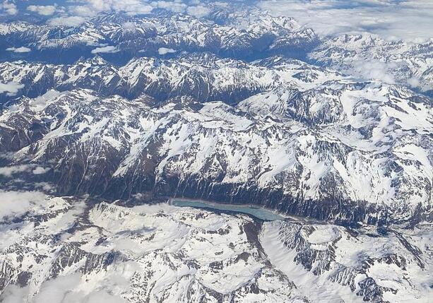 Bild vergrößern: Mehrere Deutsche sterben bei Lawinenunglück in Südtirol Bild vergrößern: Mehrere Deutsche sterben bei Lawinenunglück in Südtirol