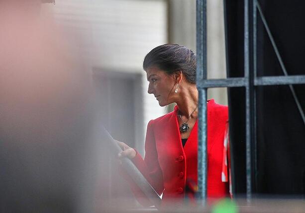 Bild vergrößern: Wagenknecht schreibt wegen Neuauszählung Brandbrief an Klöckner Bild vergrößern: Wagenknecht schreibt wegen Neuauszählung Brandbrief an Klöckner