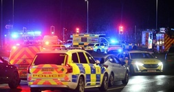 Polizei: Neun Menschen bei Angriff in Zug in England lebensgefährlich verletzt