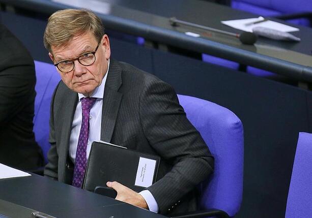 Bild vergrößern: Hagel widerspricht Wadephuls Syrien-Aussagen