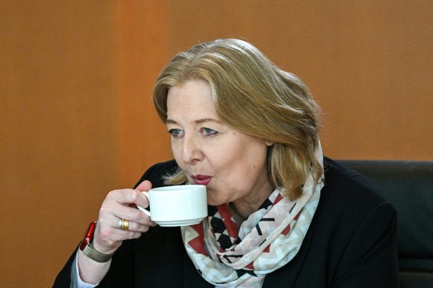 Bild vergrößern: Bas plant Entlastung bei Arbeitsschutz-Vorgaben - Kabinettsbeschluss am Mittwoch