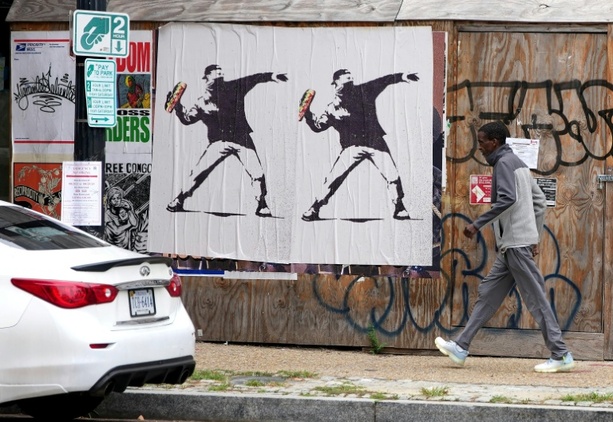 Bild vergrößern: Ikone der US-Proteste gegen Trump: Prozess gegen Sandwich-Mann begonnen