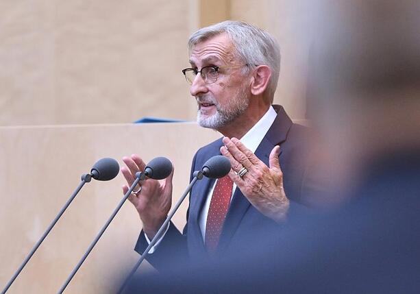 Bild vergrößern: Sachsens Innenminister dringt auf Syrien-Abschiebungen