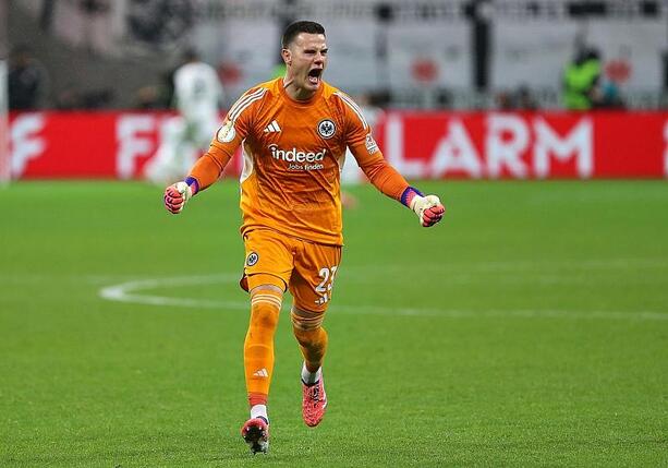 Bild vergrößern: Champions League: Frankfurt trotzt Neapel torloses Remis ab