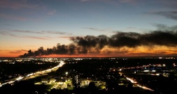 Frachtflugzeug in Louisville im US-Bundesstaat Kentucky abgestürzt