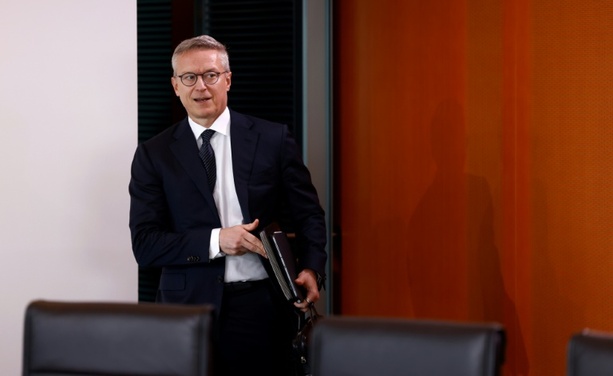 Bild vergrößern: Regierung findet sich Mittwoch zu Entlastungskabinett zusammen