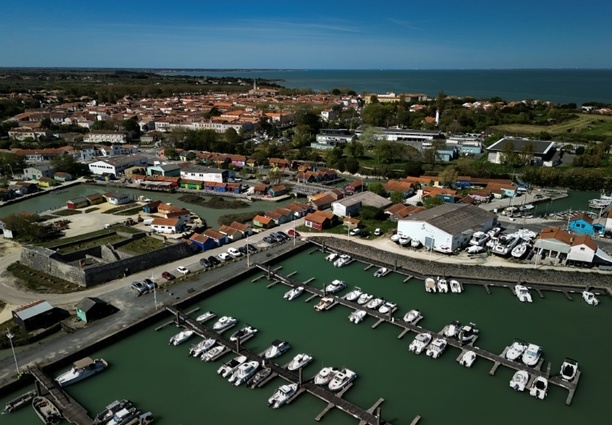 Bild vergrößern: Autofahrer auf französischer Insel Ile d'Oléron verletzt absichtlich zehn Menschen