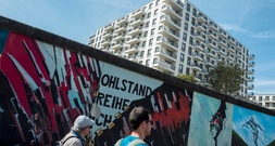 33-Jähriger übersprüht Kunstwerk mit Davidstern an Berliner East Side Gallery