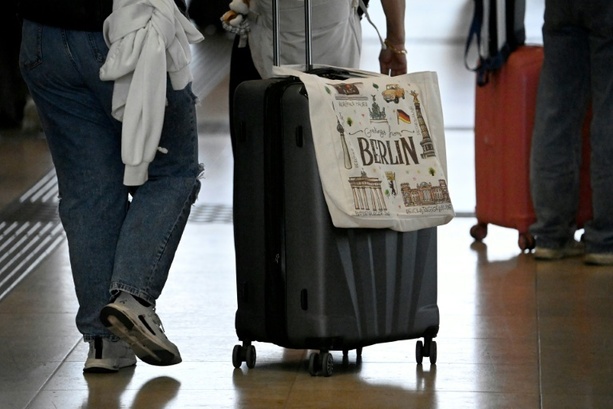 Bild vergrößern: Start der Herbstferien beschert Flughafen BER Allzeitrekord