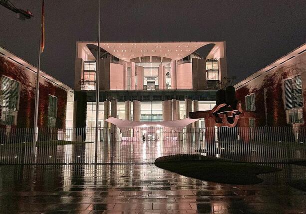 Bild vergrößern: Nationaler Sicherheitsrat berät zu hybriden Bedrohungen