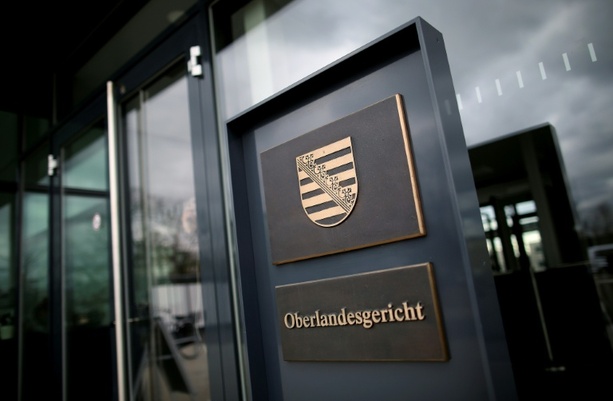 Bild vergrößern: Prozess gegen mutmaßliche NSU-Unterstützerin Susann E. beginnt in Dresden