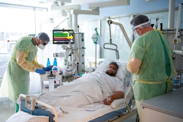 Bild vergrößern: Zahl der Ärzte in Krankenhäusern steigt stärker als die der Patienten