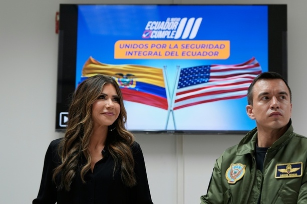 Bild vergrößern: Mögliche Zusammenarbeit: US-Ministerin besucht Militärstützpunkte in Ecuador