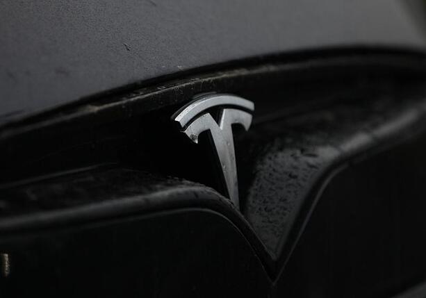 Bild vergrößern: Tesla-Aktionäre stimmen für billionenschweres Paket für Musk