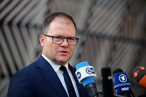 Bild vergrößern: Umweltminister Schneider sieht Deutschland in Führungsrolle bei Klimaschutz