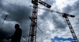 Sindelfingen: Tonnenschweres Bauteil erschlägt Fahrer von Betonmischer in Führerhaus