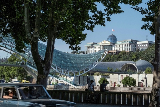 Bild vergrößern: Deutscher Botschafter kehrt nach Georgien zurück - Berlin warnt vor Angriffen