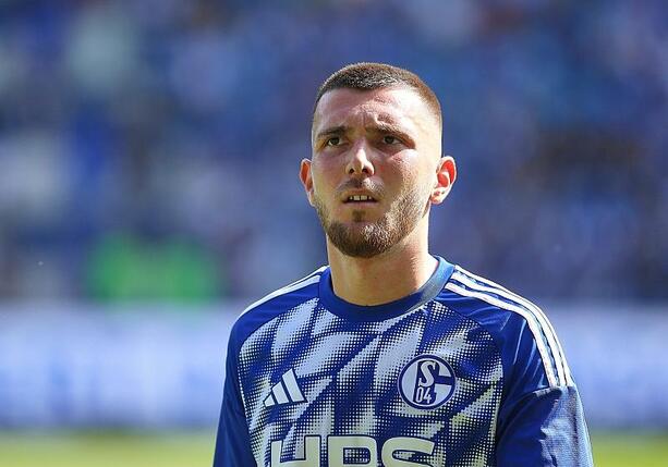 Bild vergrößern: 2. Bundesliga: Schalke gewinnt Topspiel - Arminia zerlegt KSC