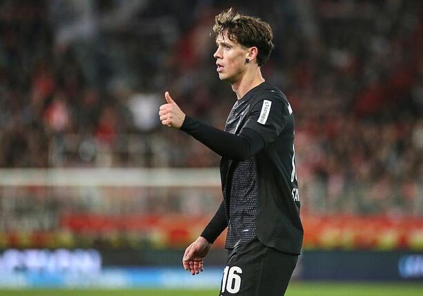 Bild vergrößern: 1. Bundesliga: Gladbach gewinnt das 99. Rheinderby gegen Köln