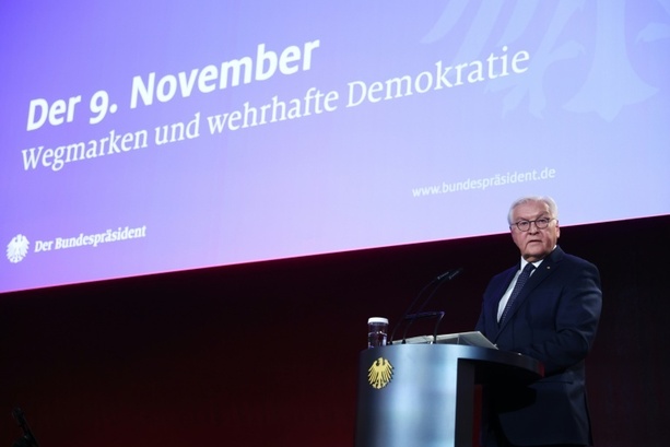 Bild vergrößern: Gedenken zum 9. November: Steinmeier ruft zur Verteidigung der Demokratie auf