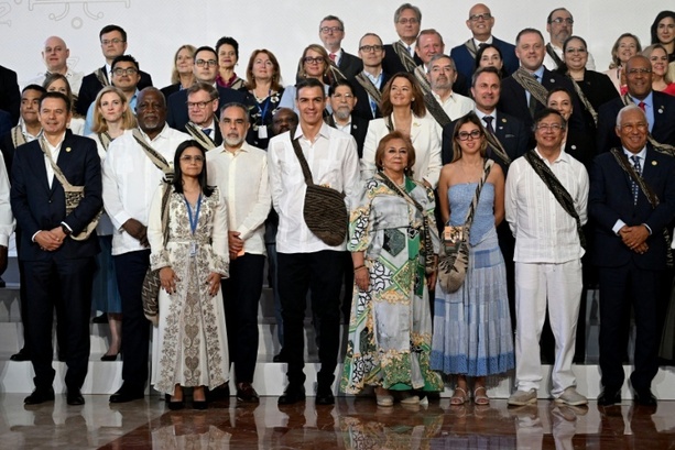 Bild vergrößern: Gipfeltreffen von EU und Lateinamerika-Staaten in Kolumbien hat begonnen